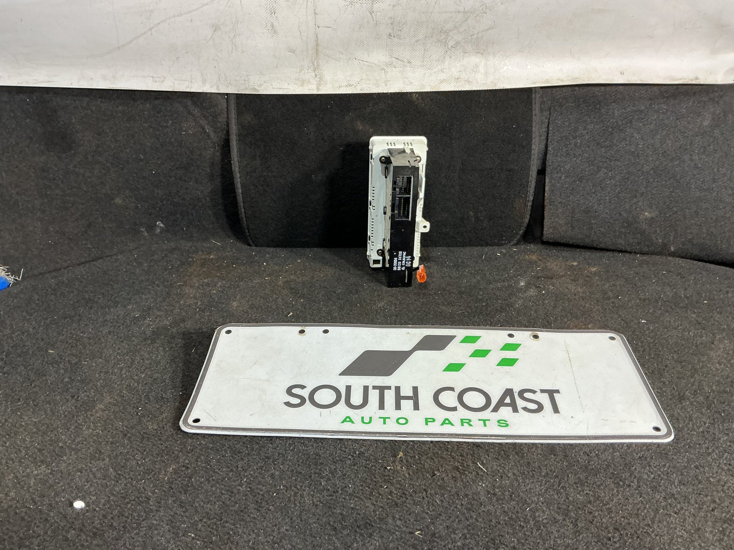 1990 Holden Statesman VQ 6H8VSY19UML459969 Climate Controller 9203203