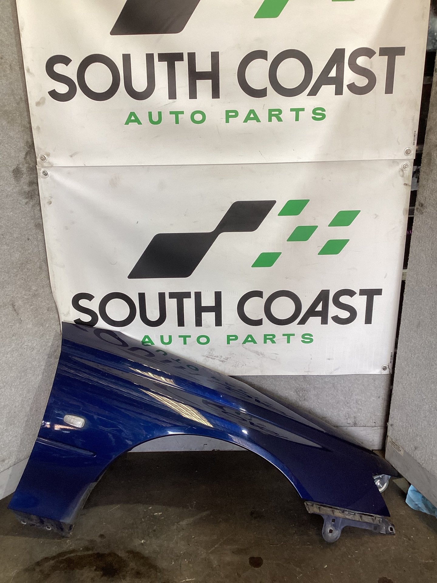 2005 Holden Commodore VZ  Right Front Guard