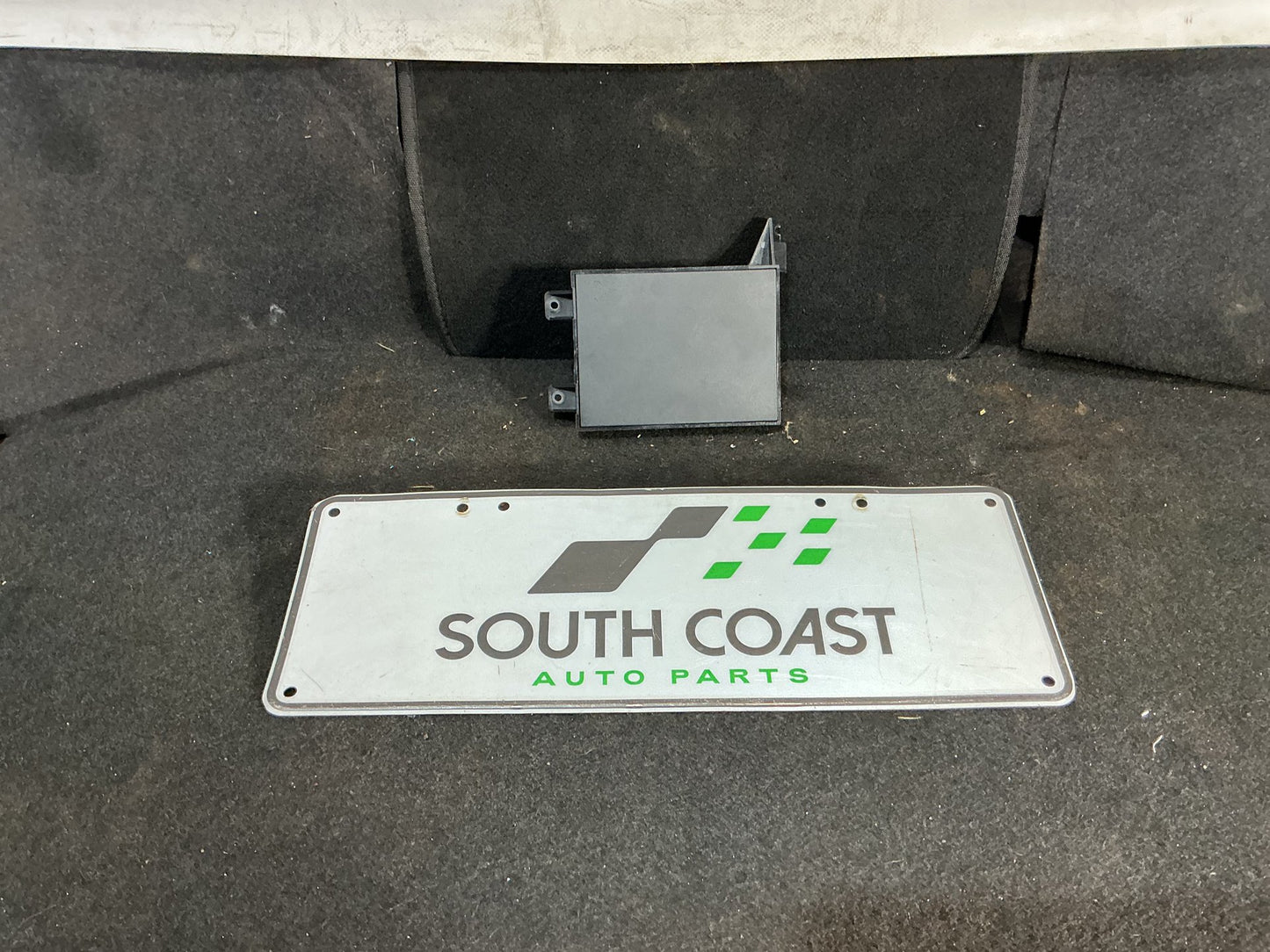 1990 Holden Statesman VQ 6H8VSY19UML459969 Power Window Module 92034559