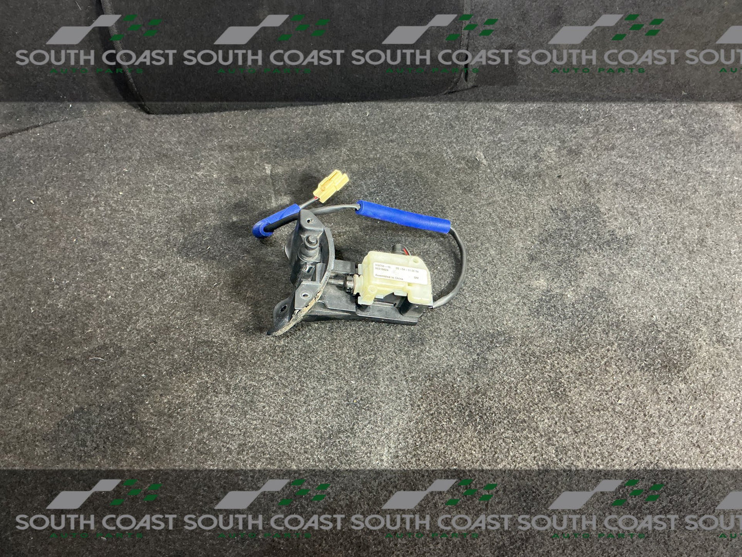 2011 Holden Commodore VE Fuel Flap Release Solenoid 92219624